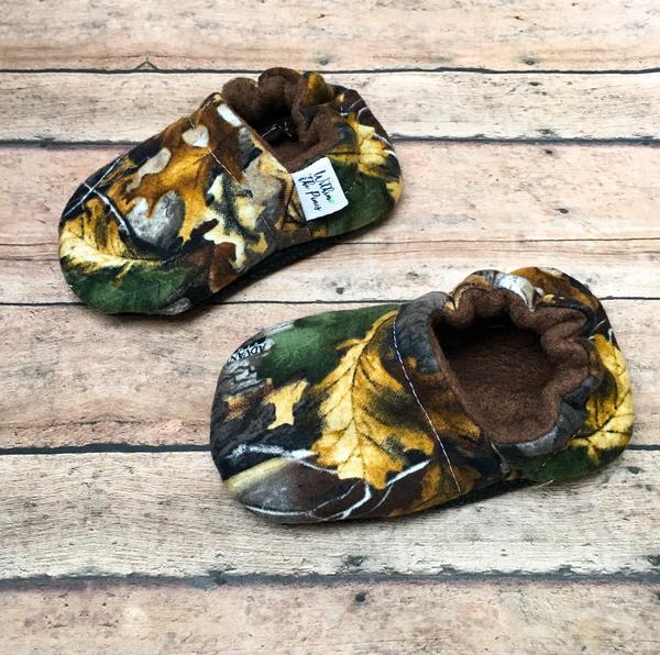 Camouflage Real Tree Moccasins – Within The Pines