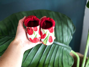 Red Tulip Floral Moccs